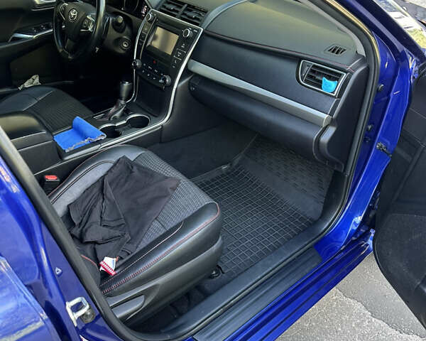 Синий Тойота Камри, объемом двигателя 2.5 л и пробегом 234 тыс. км за 13000 $, фото 2 на Automoto.ua