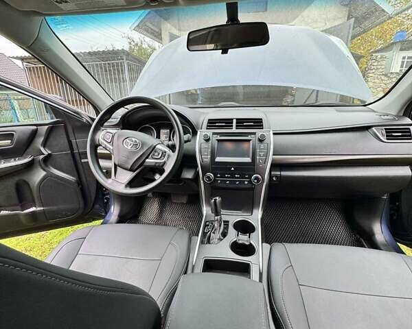 Синий Тойота Камри, объемом двигателя 2.49 л и пробегом 143 тыс. км за 14000 $, фото 5 на Automoto.ua