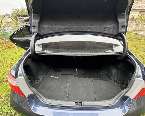 Синий Тойота Камри, объемом двигателя 2.49 л и пробегом 143 тыс. км за 14000 $, фото 3 на Automoto.ua