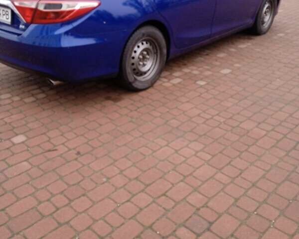 Синий Тойота Камри, объемом двигателя 2.5 л и пробегом 130 тыс. км за 12700 $, фото 2 на Automoto.ua