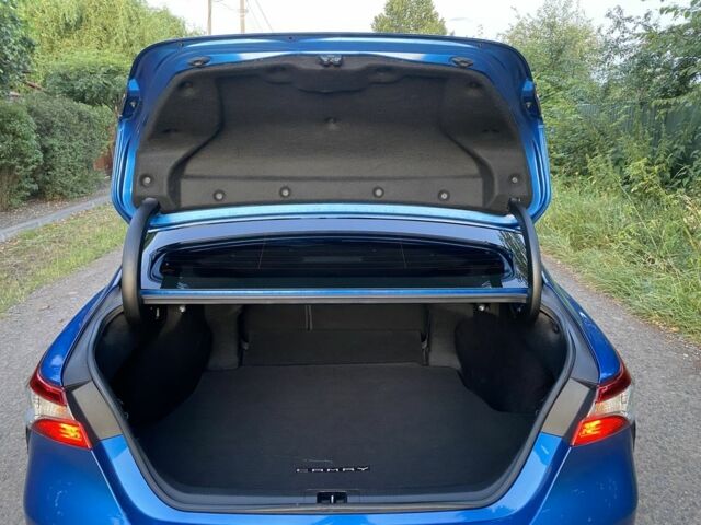 Тойота Камри 2017 в Василькове на Automoto.ua Синий Тойота Камри, объемом двигателя 2.5 л и пробегом 150 тыс. км за 16600 $, фото 9 на Automoto.ua