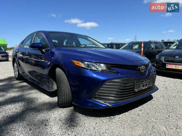 Синий Тойота Камри, объемом двигателя 2.5 л и пробегом 200 тыс. км за 17000 $, фото 1 на Automoto.ua