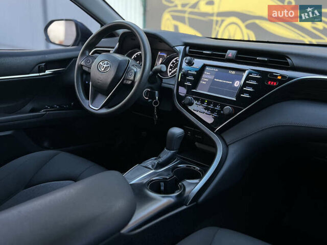 Синий Тойота Камри, объемом двигателя 2.49 л и пробегом 84 тыс. км за 18999 $, фото 31 на Automoto.ua