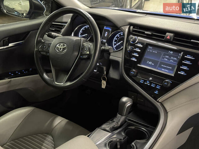 Синий Тойота Камри, объемом двигателя 2.49 л и пробегом 108 тыс. км за 18959 $, фото 24 на Automoto.ua