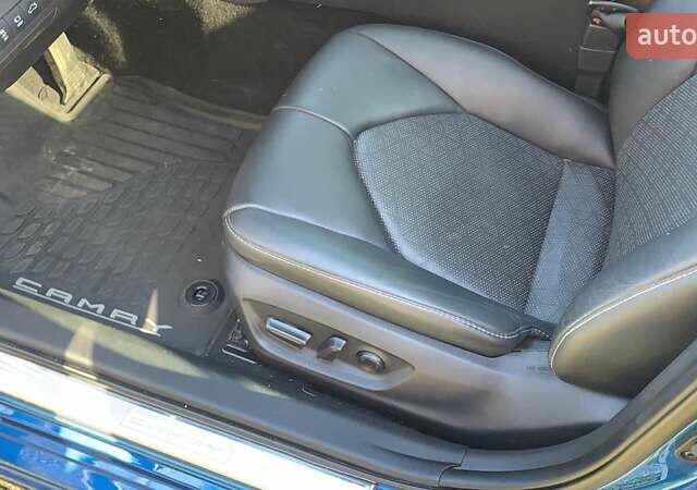 Синій Тойота Камрі, об'ємом двигуна 3.46 л та пробігом 13 тис. км за 31700 $, фото 5 на Automoto.ua