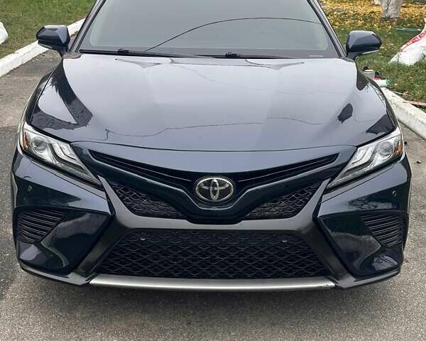 Синій Тойота Камрі, об'ємом двигуна 2.49 л та пробігом 140 тис. км за 19000 $, фото 2 на Automoto.ua