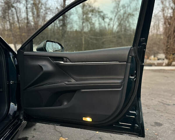 Синій Тойота Камрі, об'ємом двигуна 2.49 л та пробігом 100 тис. км за 19000 $, фото 17 на Automoto.ua