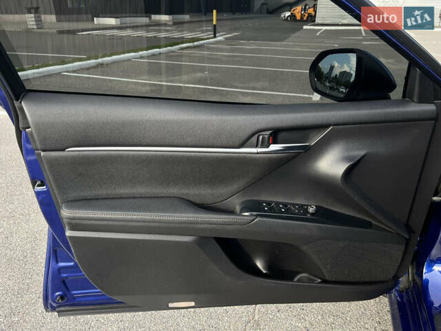 Синій Тойота Камрі, об'ємом двигуна 2.49 л та пробігом 160 тис. км за 18000 $, фото 2 на Automoto.ua