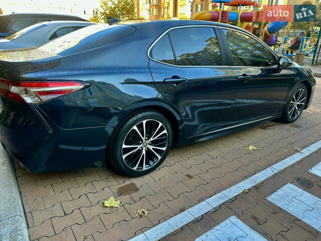 Тойота Камри 2020 в Киеве на Automoto.ua Синий Тойота Камри, объемом двигателя 2.5 л и пробегом 140 тыс. км за 22700 $, фото 3 на Automoto.ua