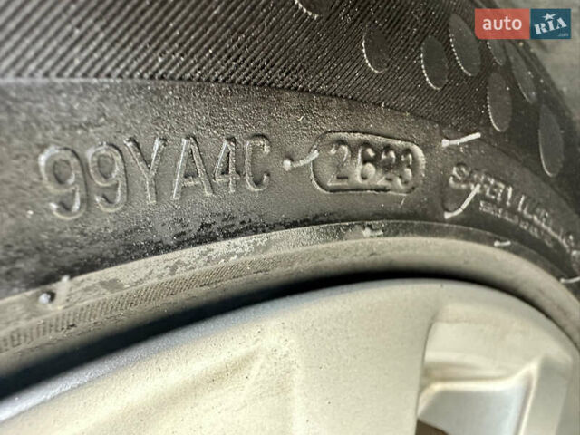 Синий Тойота Камри, объемом двигателя 2.49 л и пробегом 198 тыс. км за 19700 $, фото 19 на Automoto.ua