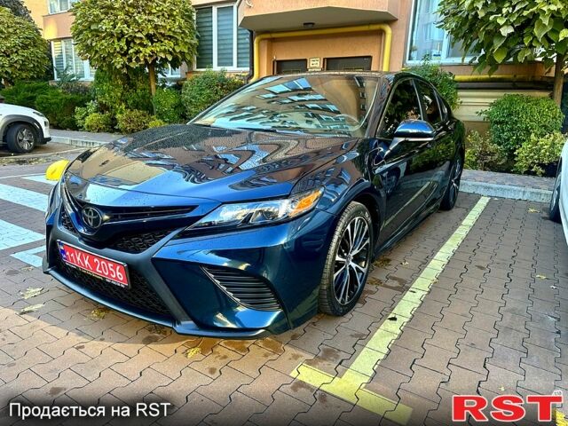 Тойота Камри 2020 в Киеве на Automoto.ua Синий Тойота Камри, объемом двигателя 2.5 л и пробегом 140 тыс. км за 22700 $, фото 1 на Automoto.ua