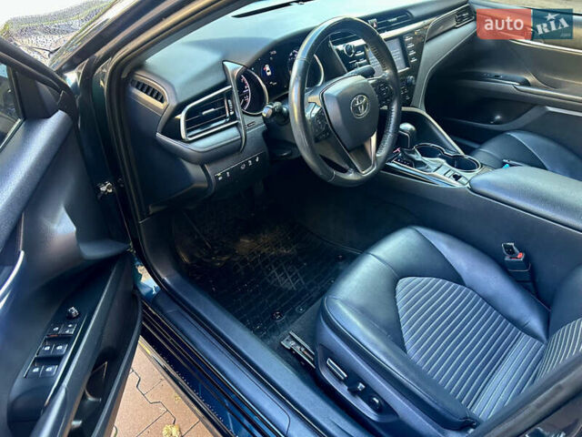 Тойота Камри 2020 в Киеве на Automoto.ua Синий Тойота Камри, объемом двигателя 2.5 л и пробегом 140 тыс. км за 22700 $, фото 6 на Automoto.ua