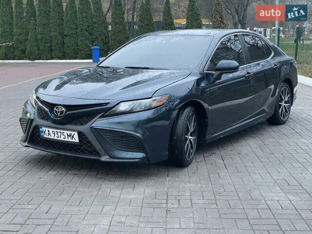 Синий Тойота Камри, объемом двигателя 2.49 л и пробегом 52 тыс. км за 23700 $, фото 2 на Automoto.ua