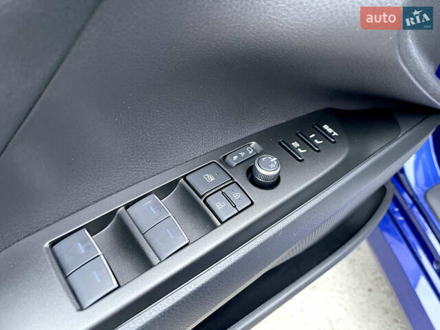 Синій Тойота Камрі, об'ємом двигуна 2.49 л та пробігом 75 тис. км за 33000 $, фото 25 на Automoto.ua