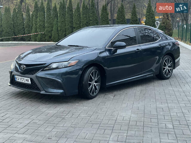 Синий Тойота Камри, объемом двигателя 2.49 л и пробегом 52 тыс. км за 23700 $, фото 1 на Automoto.ua