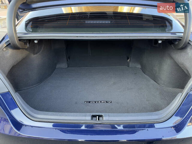 Тойота Камри 2021 в Одессе на Automoto.ua Синий Тойота Камри, объемом двигателя 2.49 л и пробегом 76 тыс. км за 21000 $, фото 50 на Automoto.ua