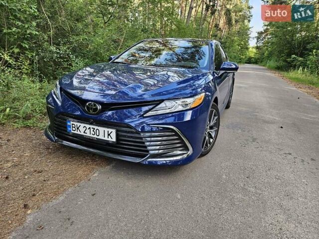 Тойота Камри 2022 в Умани на Automoto.ua Синий Тойота Камри, объемом двигателя 2.49 л и пробегом 51 тыс. км за 29000 $, фото 5 на Automoto.ua
