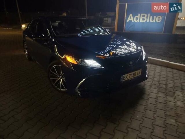 Тойота Камри 2022 в Умани на Automoto.ua Синий Тойота Камри, объемом двигателя 2.49 л и пробегом 51 тыс. км за 29000 $, фото 12 на Automoto.ua