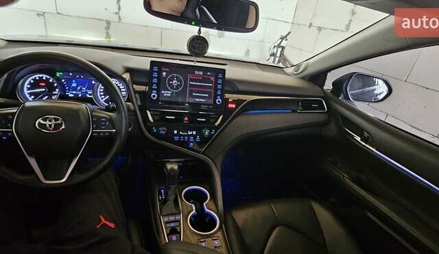 Тойота Камри 2022 в Умани на Automoto.ua Синий Тойота Камри, объемом двигателя 2.49 л и пробегом 51 тыс. км за 29000 $, фото 10 на Automoto.ua