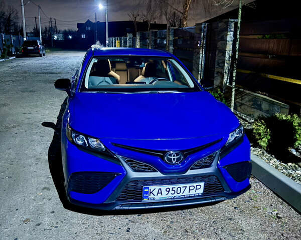 Синий Тойота Камри, объемом двигателя 2.49 л и пробегом 48 тыс. км за 29900 $, фото 1 на Automoto.ua