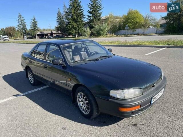 Зеленый Тойота Камри, объемом двигателя 2.16 л и пробегом 490 тыс. км за 2200 $, фото 2 на Automoto.ua