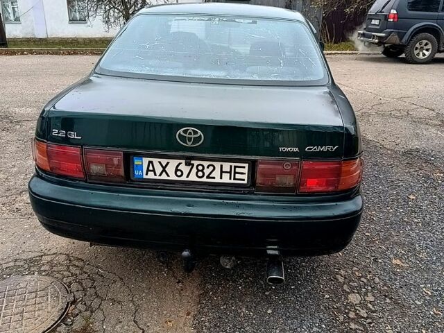 Зелений Тойота Камрі, об'ємом двигуна 2.2 л та пробігом 350 тис. км за 2150 $, фото 1 на Automoto.ua