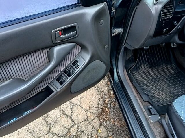 Зелений Тойота Камрі, об'ємом двигуна 2.2 л та пробігом 350 тис. км за 2150 $, фото 7 на Automoto.ua