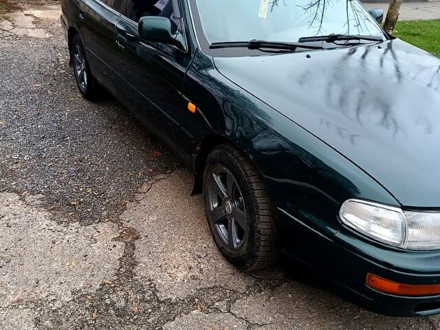 Зелений Тойота Камрі, об'ємом двигуна 2.2 л та пробігом 350 тис. км за 2150 $, фото 2 на Automoto.ua