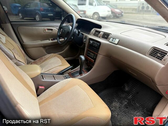 Зелений Тойота Камрі, об'ємом двигуна 3 л та пробігом 187 тис. км за 3777 $, фото 6 на Automoto.ua