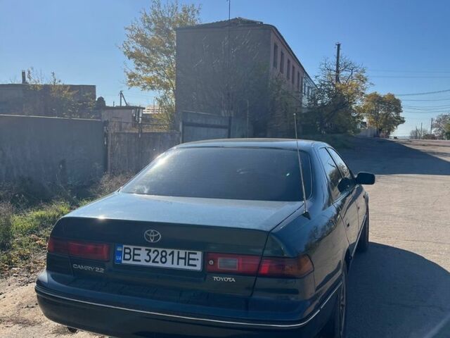 Зеленый Тойота Камри, объемом двигателя 2.2 л и пробегом 407 тыс. км за 3700 $, фото 3 на Automoto.ua