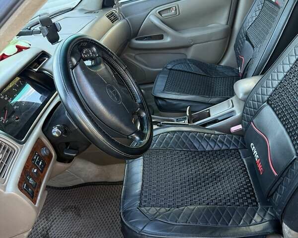 Зелений Тойота Камрі, об'ємом двигуна 3 л та пробігом 394 тис. км за 3900 $, фото 8 на Automoto.ua