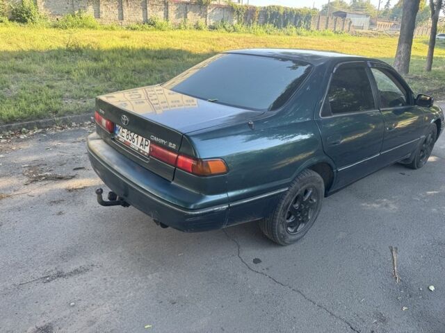 Зелений Тойота Камрі, об'ємом двигуна 2.2 л та пробігом 500 тис. км за 2500 $, фото 4 на Automoto.ua