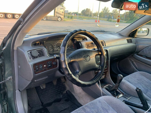 Зеленый Тойота Камри, объемом двигателя 2.2 л и пробегом 440 тыс. км за 2800 $, фото 12 на Automoto.ua