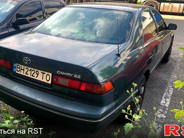 Зеленый Тойота Камри, объемом двигателя 2.2 л и пробегом 430 тыс. км за 2900 $, фото 1 на Automoto.ua