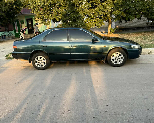 Зеленый Тойота Камри, объемом двигателя 2.2 л и пробегом 700 тыс. км за 5000 $, фото 4 на Automoto.ua