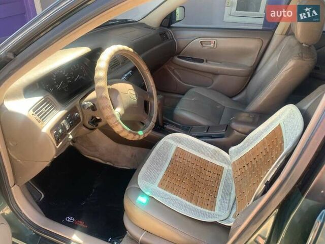 Зелений Тойота Камрі, об'ємом двигуна 2.2 л та пробігом 230 тис. км за 4000 $, фото 6 на Automoto.ua