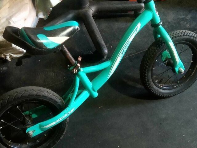 Зеленый Тойота Камри, объемом двигателя 2.2 л и пробегом 310 тыс. км за 4800 $, фото 6 на Automoto.ua