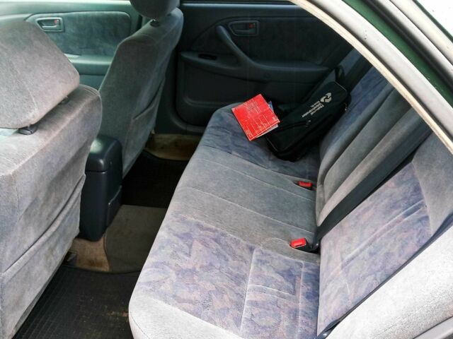 Зеленый Тойота Камри, объемом двигателя 2.2 л и пробегом 310 тыс. км за 4800 $, фото 3 на Automoto.ua