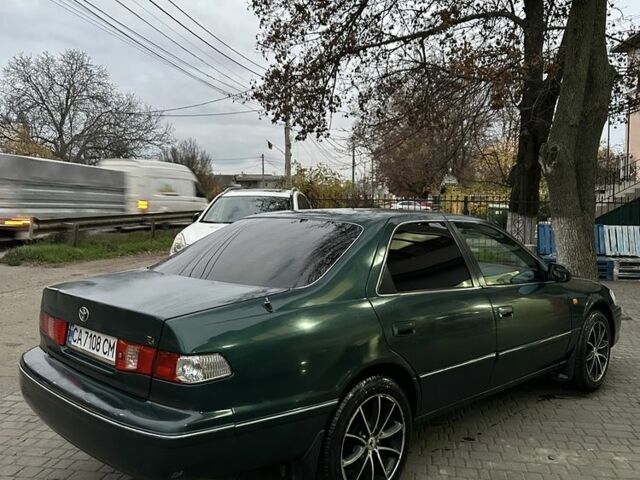 Зеленый Тойота Камри, объемом двигателя 2.2 л и пробегом 570 тыс. км за 2800 $, фото 2 на Automoto.ua