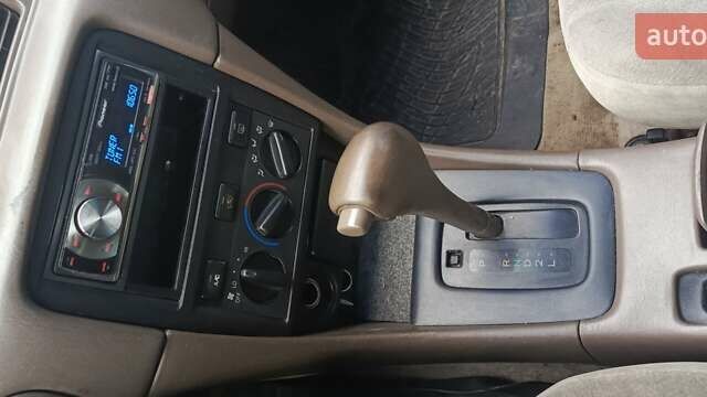 Зеленый Тойота Камри, объемом двигателя 2.2 л и пробегом 250 тыс. км за 3000 $, фото 1 на Automoto.ua