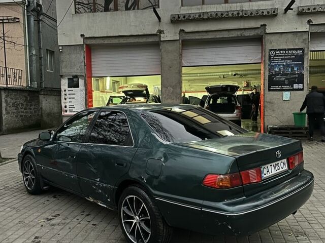 Зеленый Тойота Камри, объемом двигателя 2.2 л и пробегом 570 тыс. км за 2800 $, фото 3 на Automoto.ua