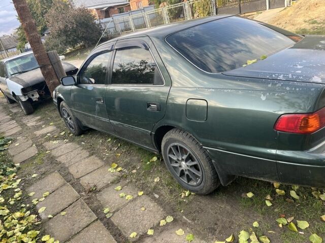 Зеленый Тойота Камри, объемом двигателя 2.2 л и пробегом 200 тыс. км за 2200 $, фото 2 на Automoto.ua