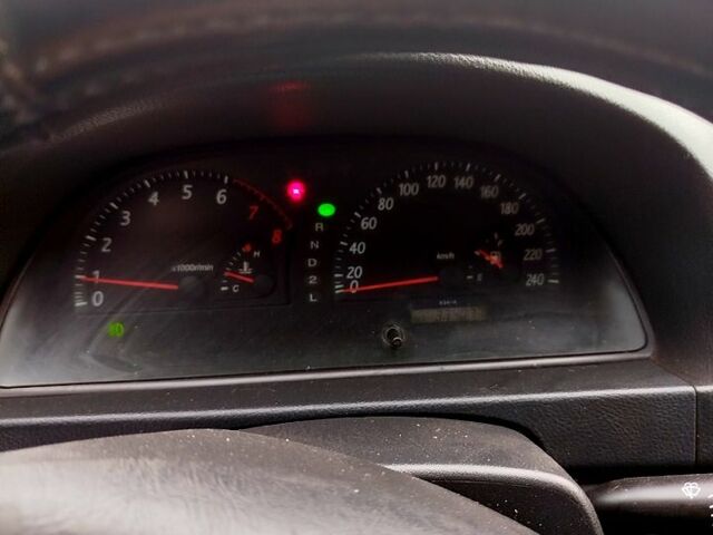 Зеленый Тойота Камри, объемом двигателя 2.4 л и пробегом 333 тыс. км за 5200 $, фото 6 на Automoto.ua