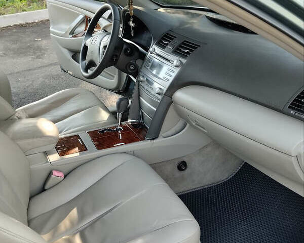 Зеленый Тойота Камри, объемом двигателя 2.4 л и пробегом 400 тыс. км за 10000 $, фото 9 на Automoto.ua