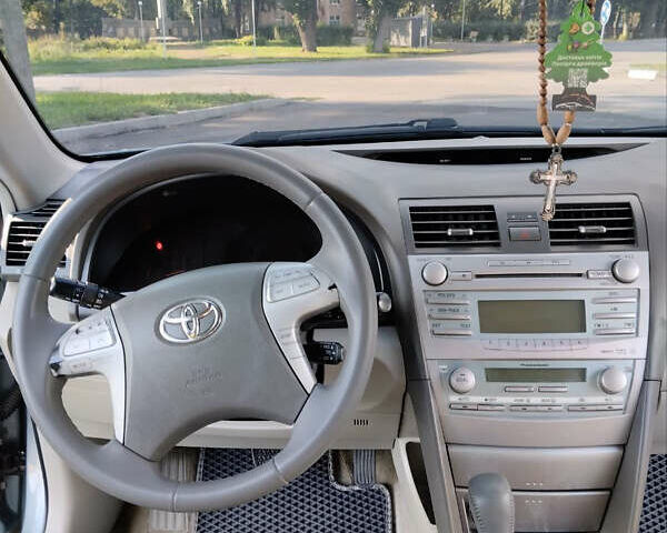 Зеленый Тойота Камри, объемом двигателя 2.4 л и пробегом 400 тыс. км за 10000 $, фото 11 на Automoto.ua