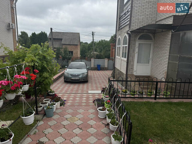 Зеленый Тойота Камри, объемом двигателя 2.4 л и пробегом 400 тыс. км за 10000 $, фото 16 на Automoto.ua