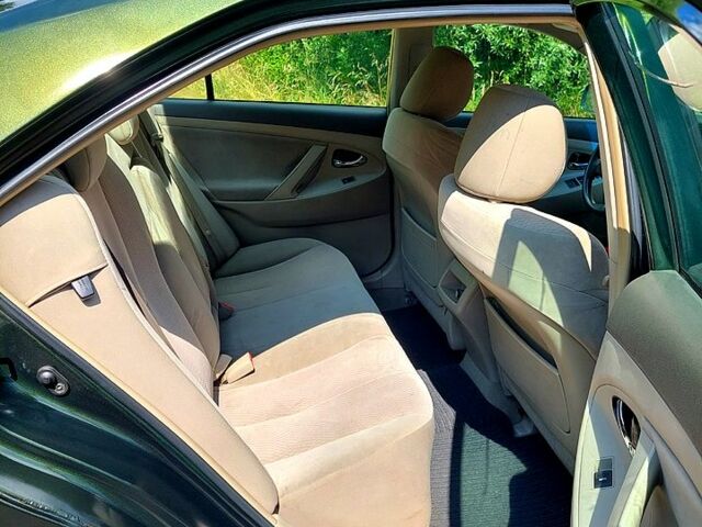 Зеленый Тойота Камри, объемом двигателя 2.5 л и пробегом 227 тыс. км за 8500 $, фото 3 на Automoto.ua