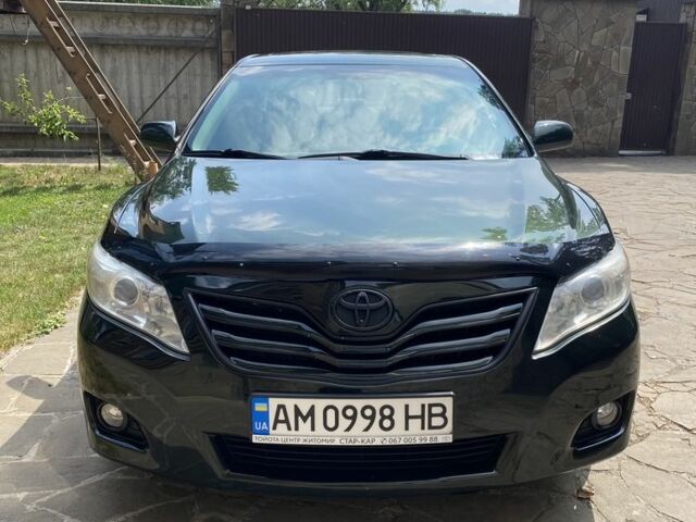 Зеленый Тойота Камри, объемом двигателя 2.5 л и пробегом 300 тыс. км за 8400 $, фото 3 на Automoto.ua