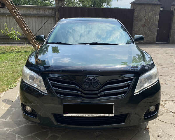 Зеленый Тойота Камри, объемом двигателя 2.49 л и пробегом 300 тыс. км за 8200 $, фото 2 на Automoto.ua