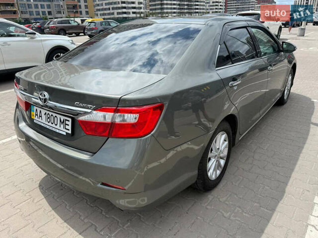 Зелений Тойота Камрі, об'ємом двигуна 2.49 л та пробігом 182 тис. км за 14000 $, фото 4 на Automoto.ua